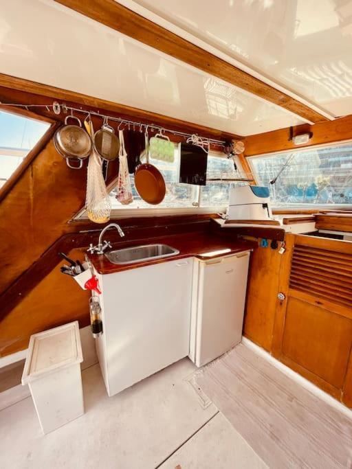 圣阿德里安-德贝索斯 Vintage Classic 70S Boat!酒店 外观 照片