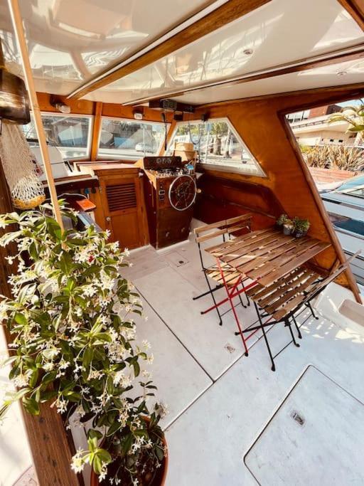 圣阿德里安-德贝索斯 Vintage Classic 70S Boat!酒店 外观 照片