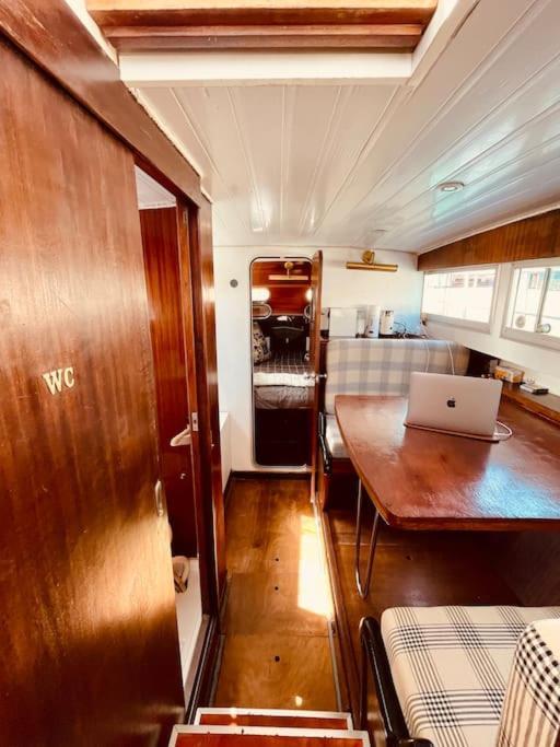 圣阿德里安-德贝索斯 Vintage Classic 70S Boat!酒店 外观 照片